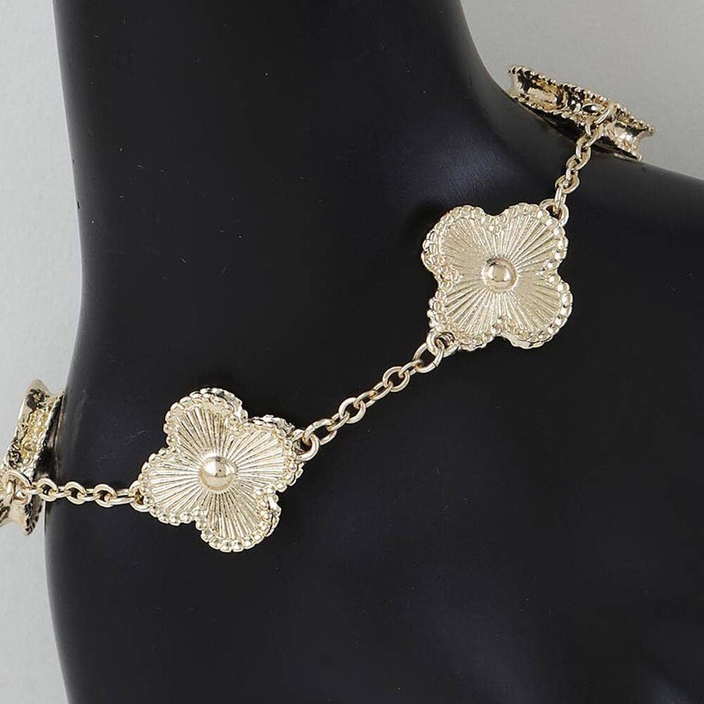 Modern Cubic Zirconia Clover Charms Bracelet Gold